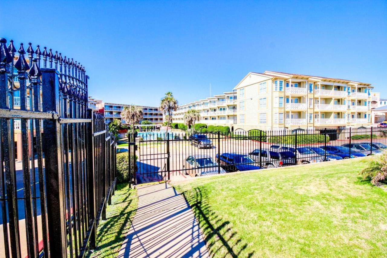 The Victorian Apartment Galveston Exterior photo