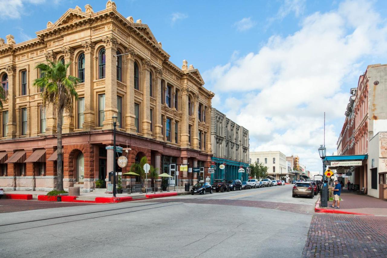 The Victorian Apartment Galveston Exterior photo